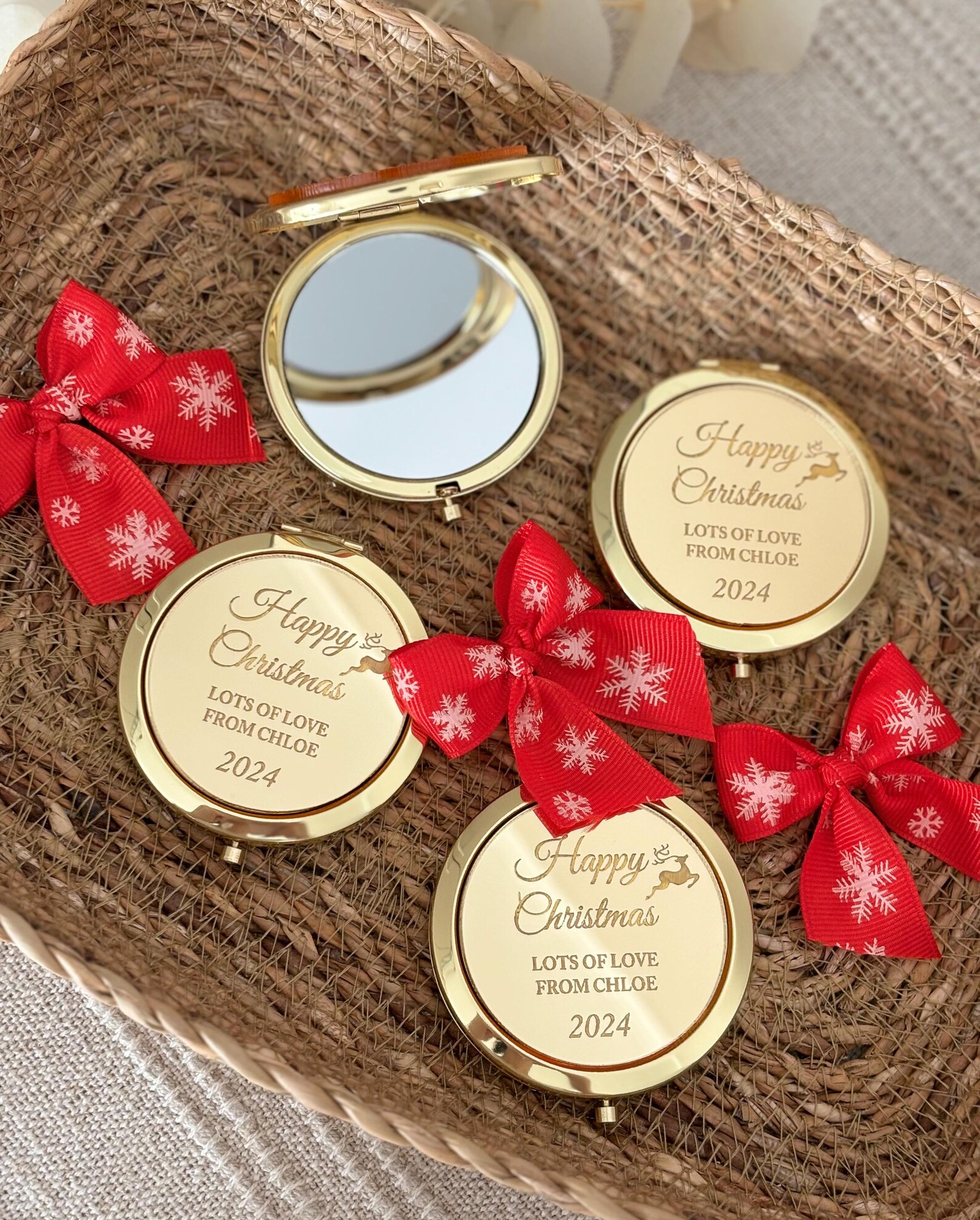 Christmas Gifts For A Large Group