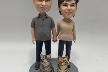 Couple Bobbleheads